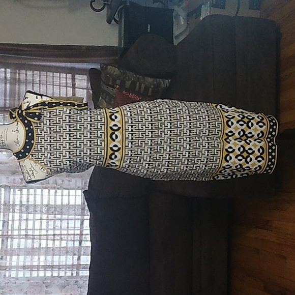 Sleeveless Knit Dress - Picture 1 of 7